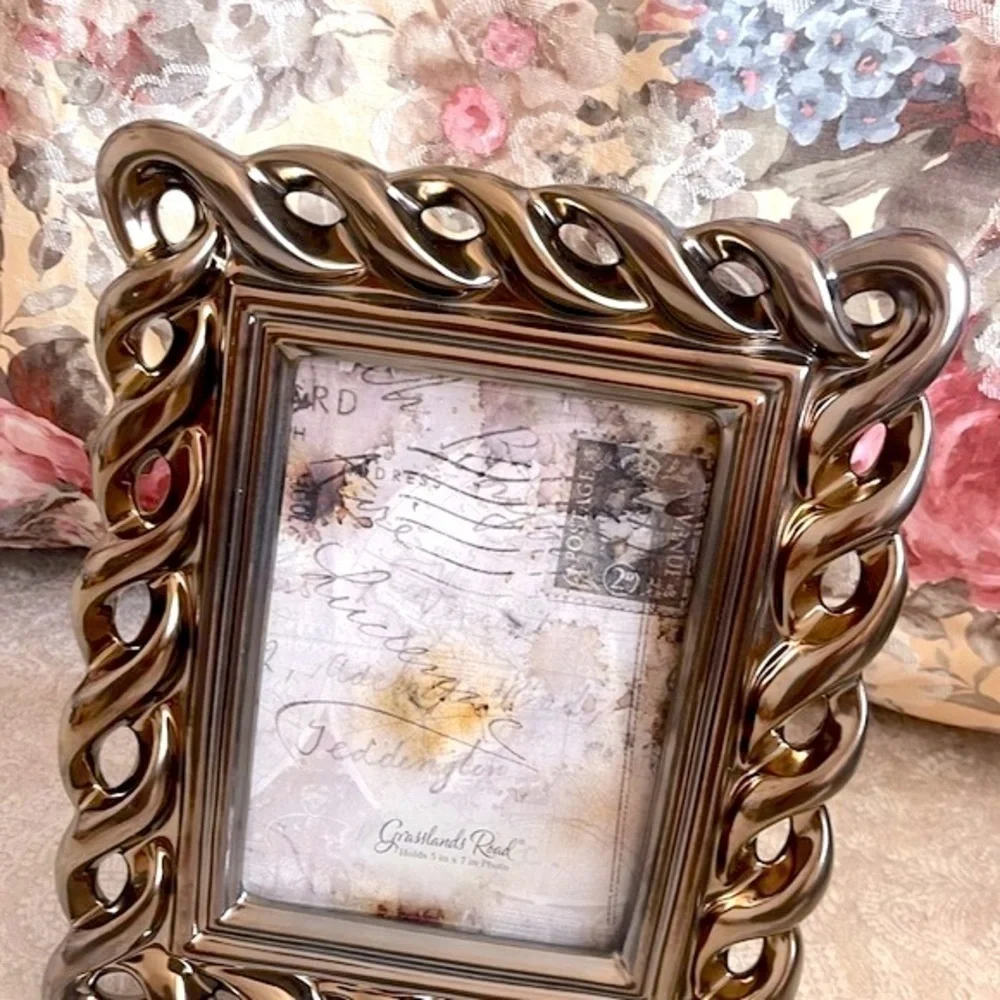 Brand New Grasslands Road Metallic Pewter Ceramic Picture Frame for 5